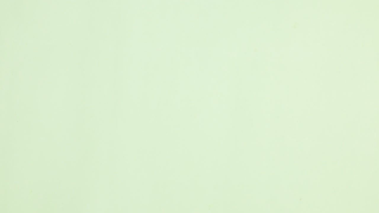 los accesorios de costura y tejer aparecen en el lado izquierdo y derecho. detenga el movimiento