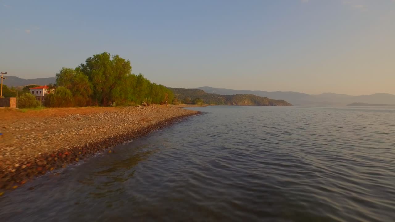 антенна: пляж близ моливоса, остров лесбос