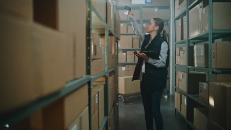 warehouse worker scanning inventory