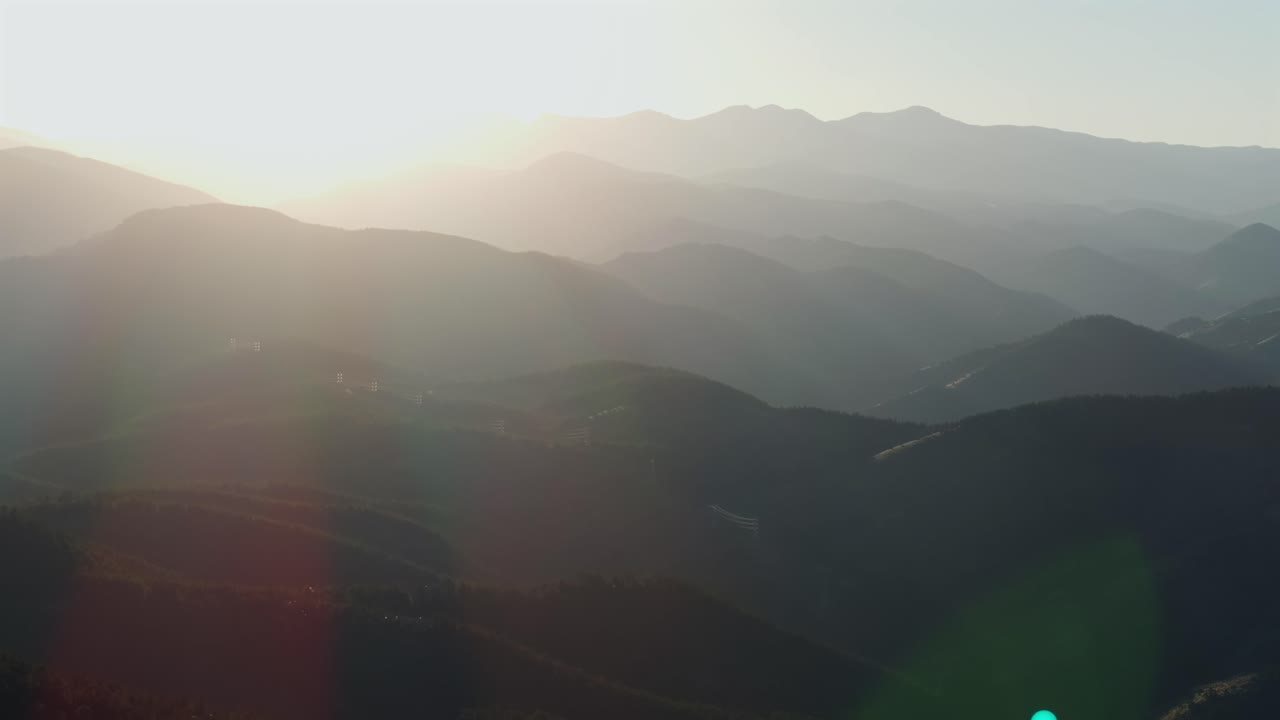 에버그린 에어 드론 아이다호 스프링스 여름 태양빛 해가 지는 골든 캐니언 인디언 피크 i70 제네스 파크 산층 록키 마운틴 콜로라도 미국 관광 통근 드라이브