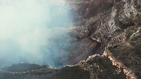 Volcan-En-Erupcion-En-America-Central