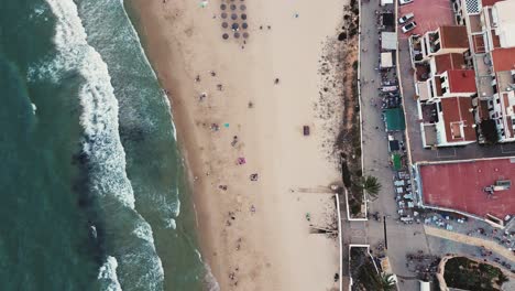 Paisaje-Urbano-Y-Costa-De-Mil-Palmeras-En-El-Sur-De-España-Vista-Por-Drones