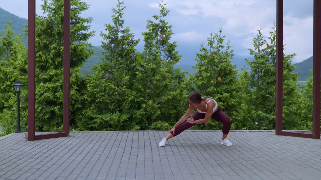 공원 밖 에서 어 있는 여자