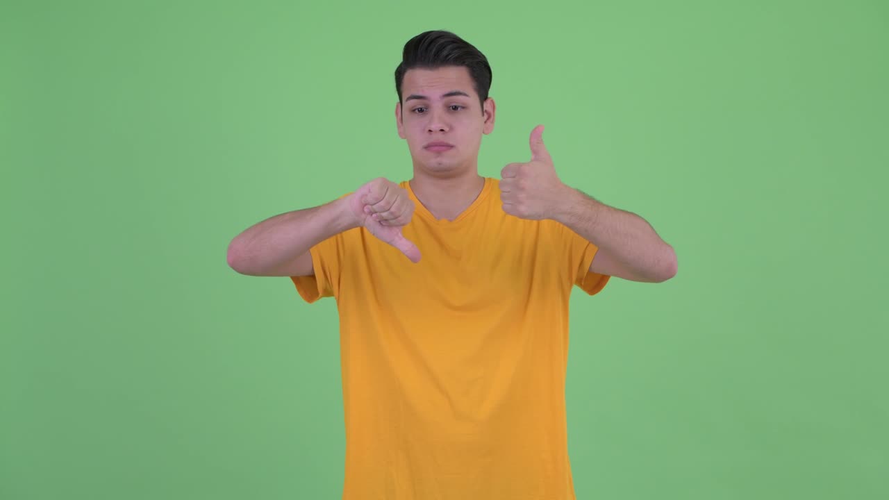 젊은 잘생긴 다민족 남자