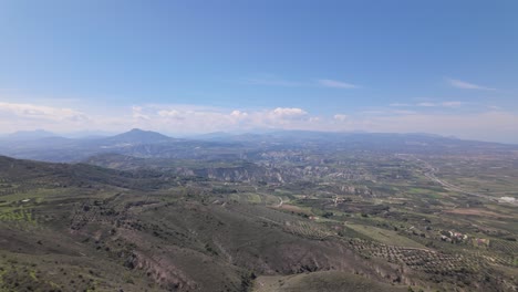 Vista-Panorámica-De-La-Antigua-Ciudad-De-Corinto-Desde-La-Fortaleza-De-Acrocorinto-En-Grecia