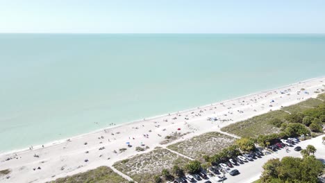 Tranquil-beach-waters-on-Siesta-Key-Beach,-Florida,-USA