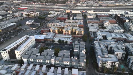 Este-Barrio-De-La-Ciudad-De-Los-Ángeles,-California---Sobrevuelo-Aéreo