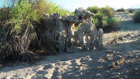 Mono-Lake-stalagmites-in-tufa-at-State-Natural-Reserve-in-California,-United-States