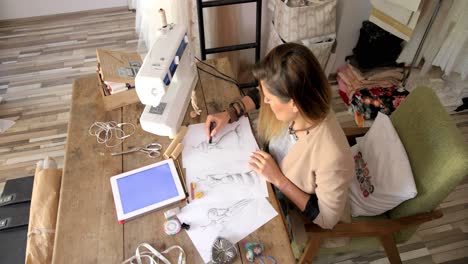 From-above-shot-of-tailor-in-parlour