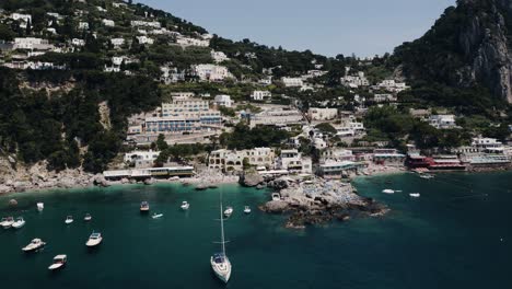 Wide-aerial-view-of-Hotel-Weber-Ambassador-in-Capri,-Italy