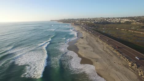 Alta-Antena-Sobre-La-Costa-De-California-Cerca-De-San-Diego-2