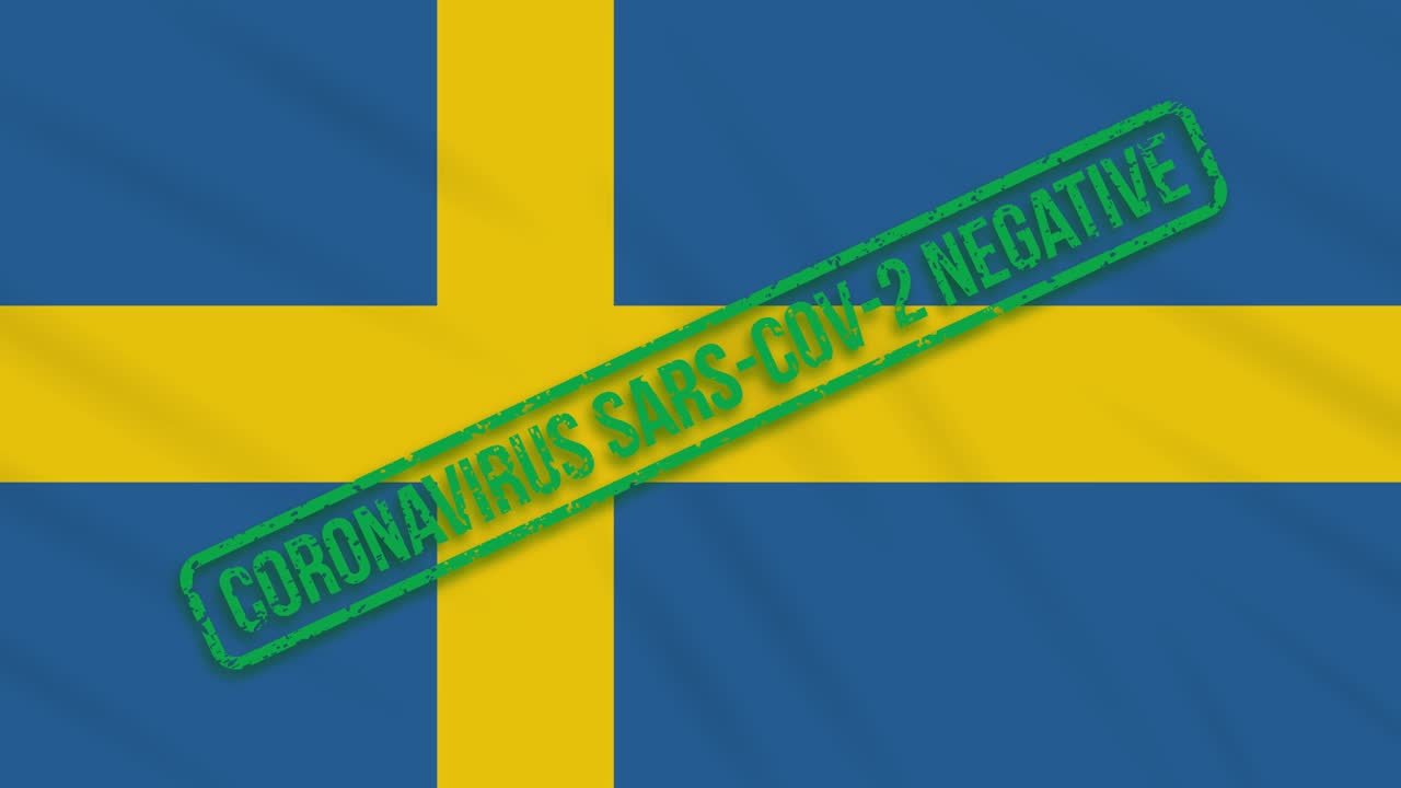 스웨덴은 코로나 바이러스로부터의 자유의 초록색 스프를 가진 발을 흔들고 있습니다.