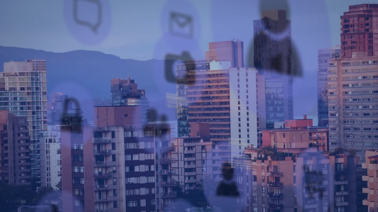 Animação de ícones de tecnologia sobre paisagem urbana