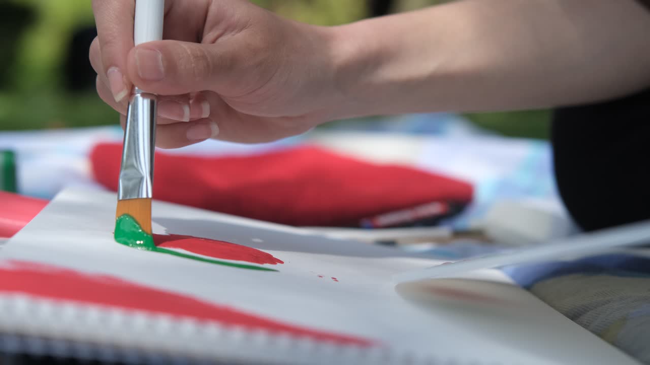 캔버스 위의 솔 스트로크