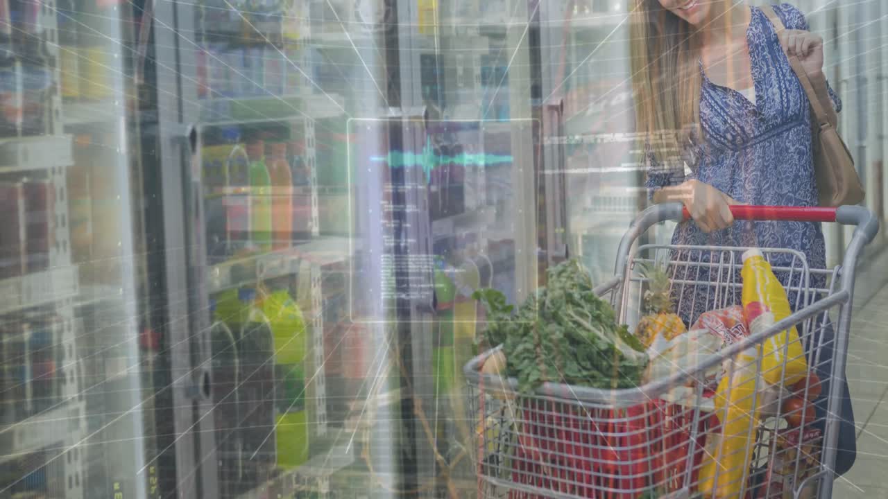 쇼핑 트롤리를 들고 있는 백인 여성에 대한 금융 데이터 처리 애니메이션