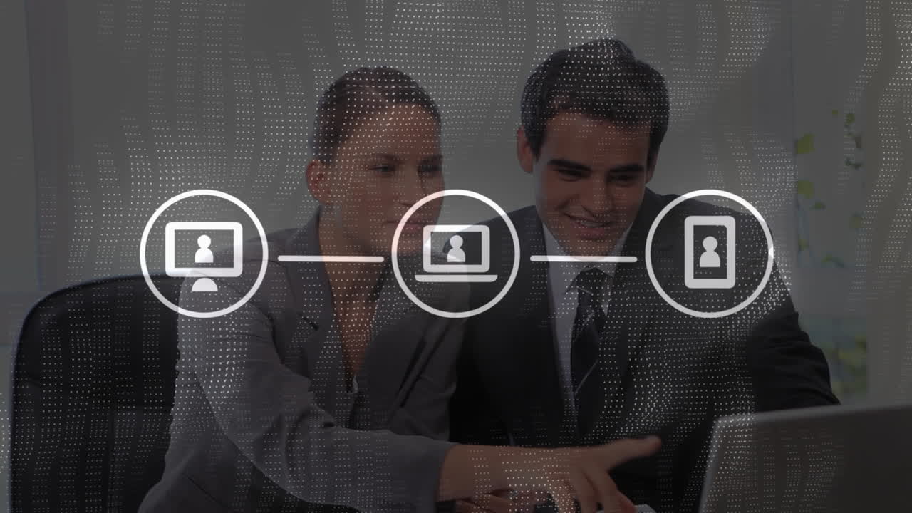 animación de iconos tecnológicos y patrones abstractos sobre compañeros de trabajo caucásicos discutiendo sobre una computadora portátil