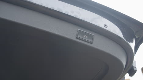 automatically opening and closing the trunk of a car