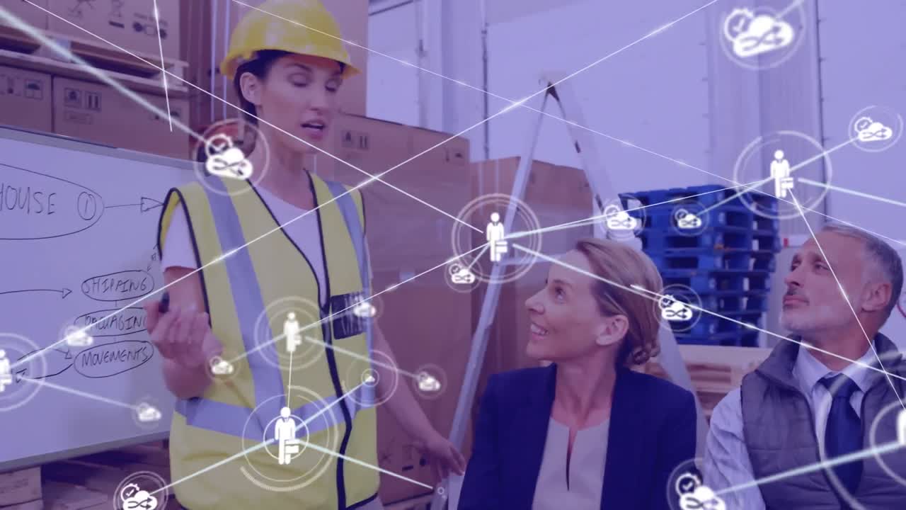 animación de la red de perfiles sobre diversos supervisores y trabajadores que discuten en la pizarra