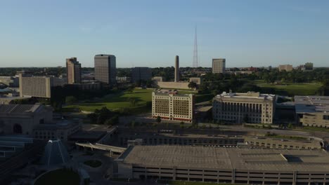 Establishing-Shot-Approaching-The-Liberty-Memorial-Tower-in-Kansas-City,-Missouri