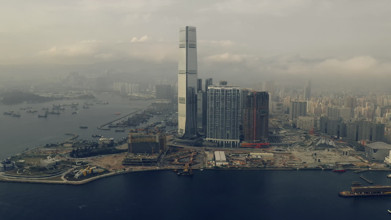 큰 일이 당신을 기다리고 있습니다.