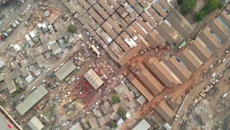 Overhead-Drohne-Des-Geschäftigen-Mbare-Marktes,-Harare,-Simbabwe