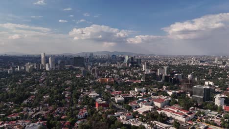 Vista-De-Drones-De-La-Ciudad-De-México-Desde-El-Sur,-Día-Despejado.