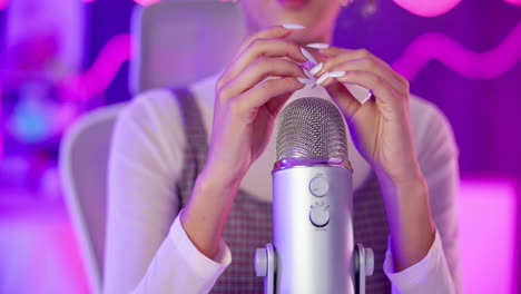 asmr recording with microphone