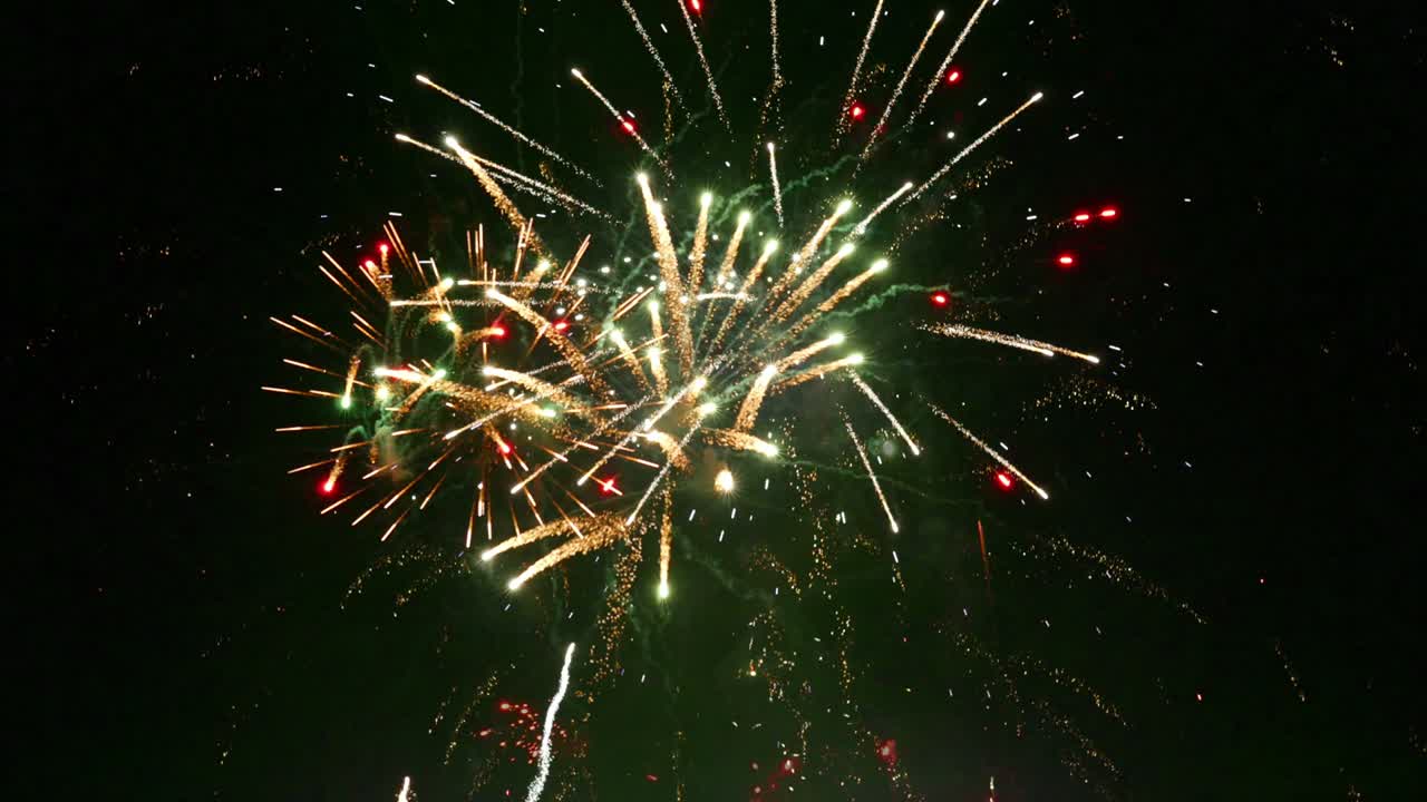 espectáculo de fuegos artificiales - agudo vibrante limpio 4k uhd bucle