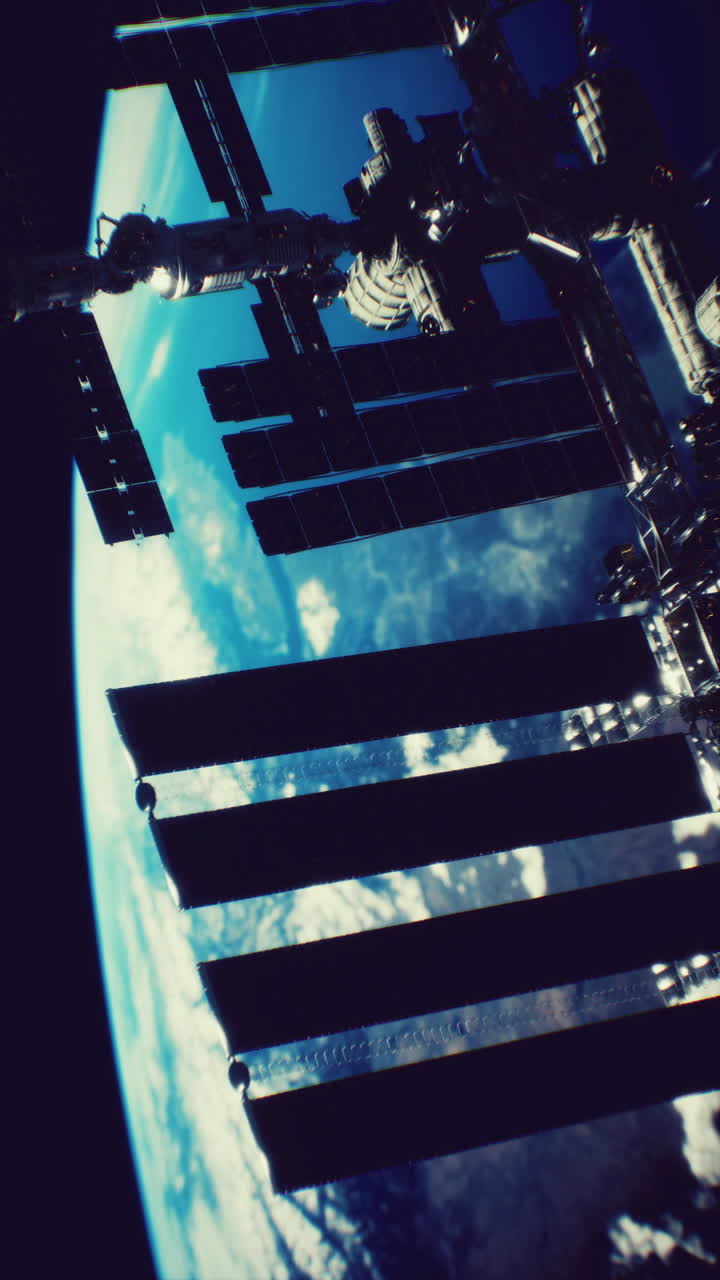 La Stazione Spaziale Internazionale orbita attorno alla Terra, mostrando tecnologia e serenità.