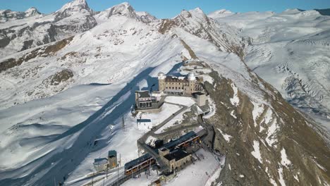 Birds-Eye-View-of-Gornergrat-Observation-Platform-in-Zermatt,-Switzerland