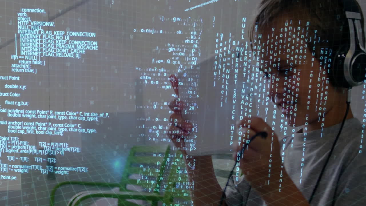niño sosteniendo la tableta, codificación y procesamiento de datos animación sobre él