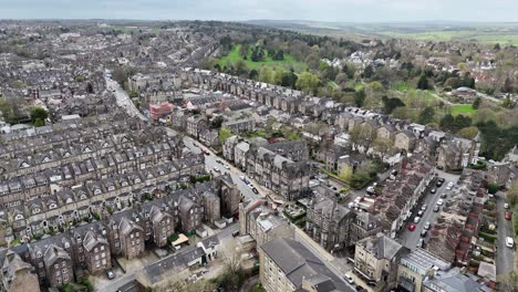 Harrogate-North-Yorkshire-Town-Wohnsiedlung-Großbritannien-Drohne,-Luftaufnahme