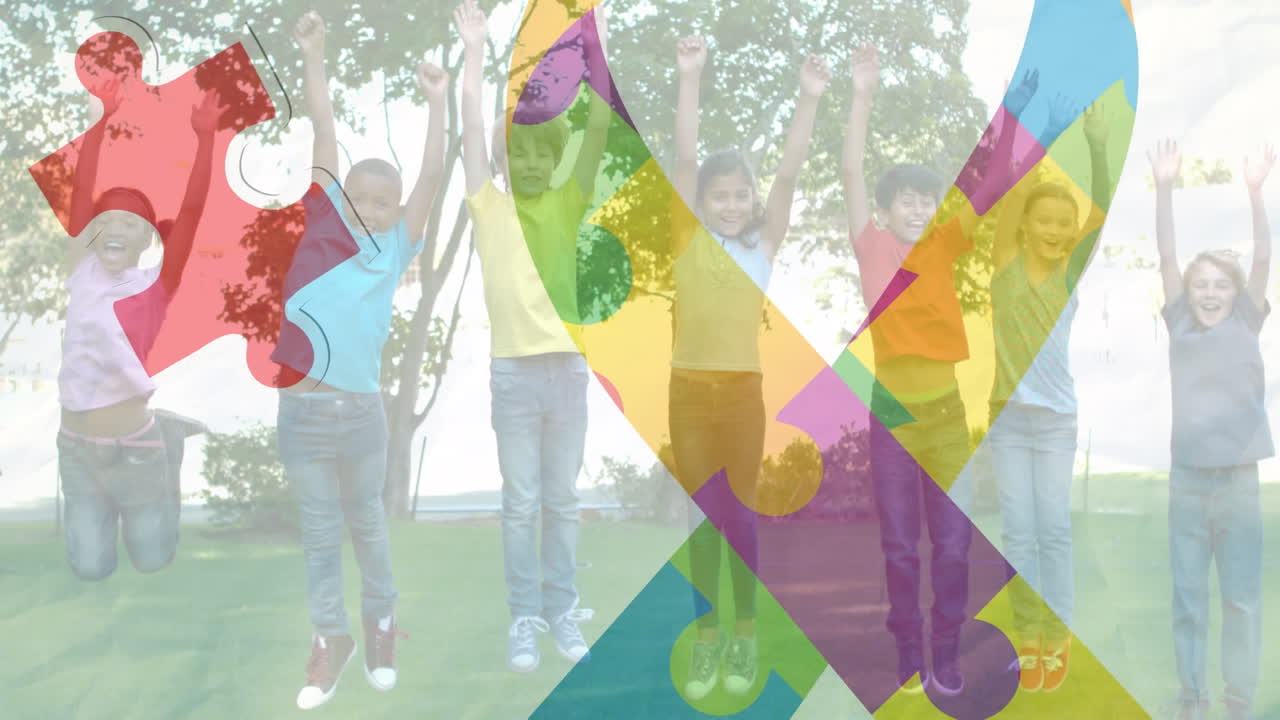 animación de piezas de rompecabezas coloridas que crean una cinta de concienciación sobre el autismo sobre los escolares