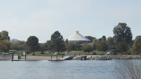 Vancouver-Planetarium-Von-Der-Anderen-Seite-Des-Eingangs-Zum-Falschen-Bach