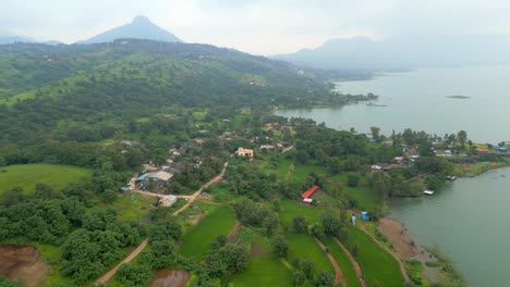 Vista-De-Mañana-A-Vista-De-Pájaro-Del-Lago-Pawana