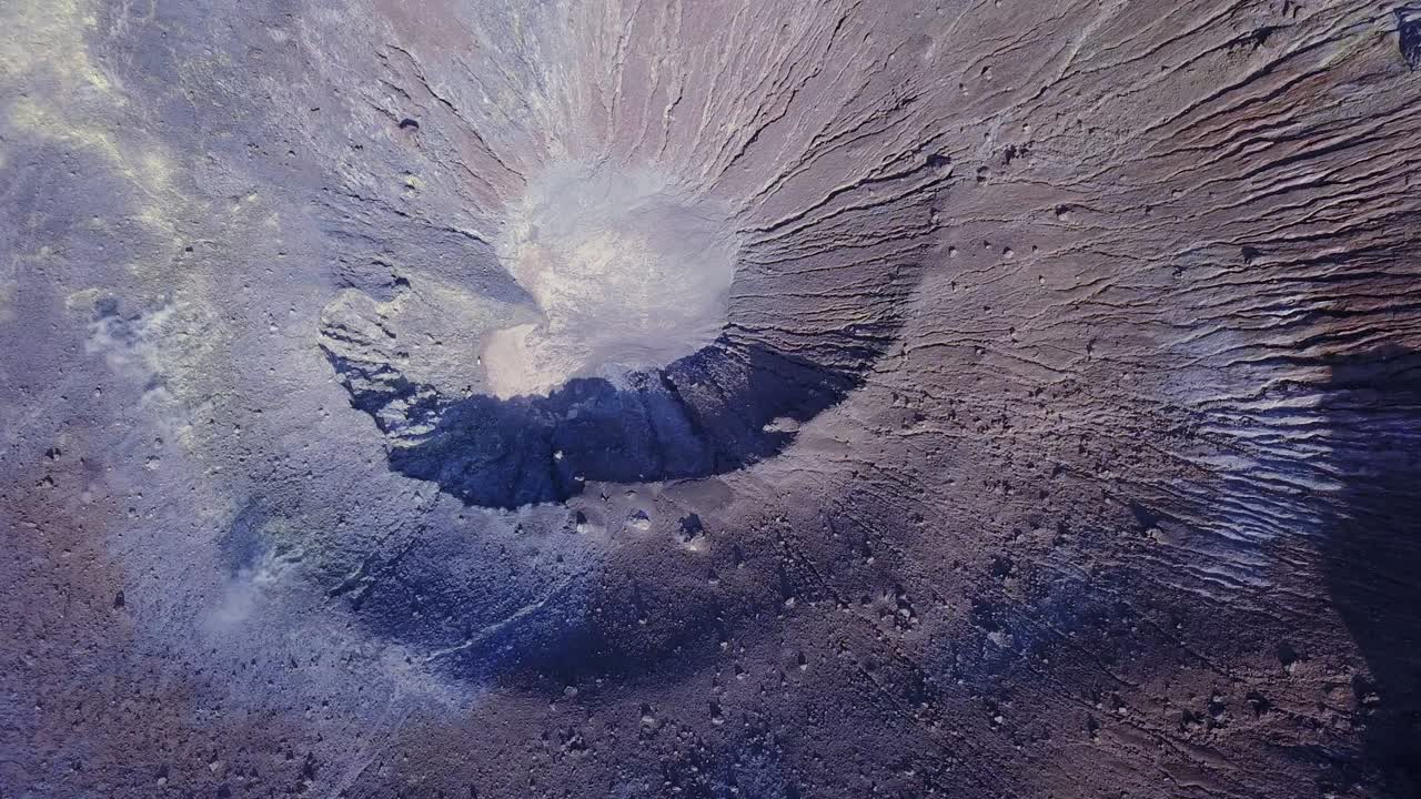 드론으로 달의 크레이터나 태양계의 행성의 공중 사진을 찍습니다.