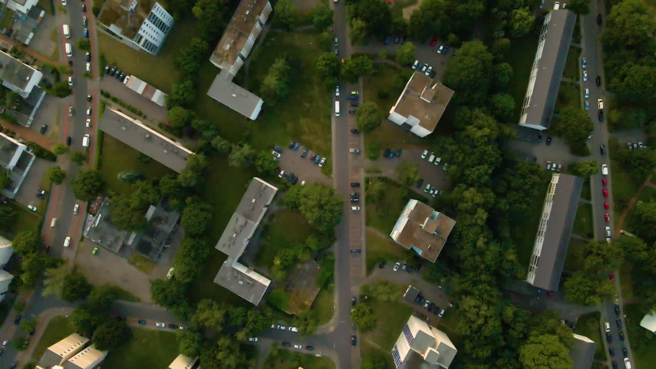 vista de pájaro de las estructuras de la casa en el suburbio de hutching en la ciudad de bremen, alemania