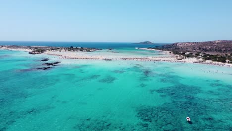 aguas turquesas y playas de arena de la playa de la isla de elafonissi, antena