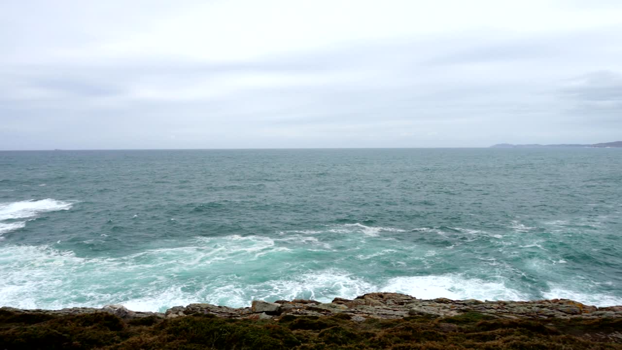 Felsige Meeresküste, Spanien. Atlantischer Ozean