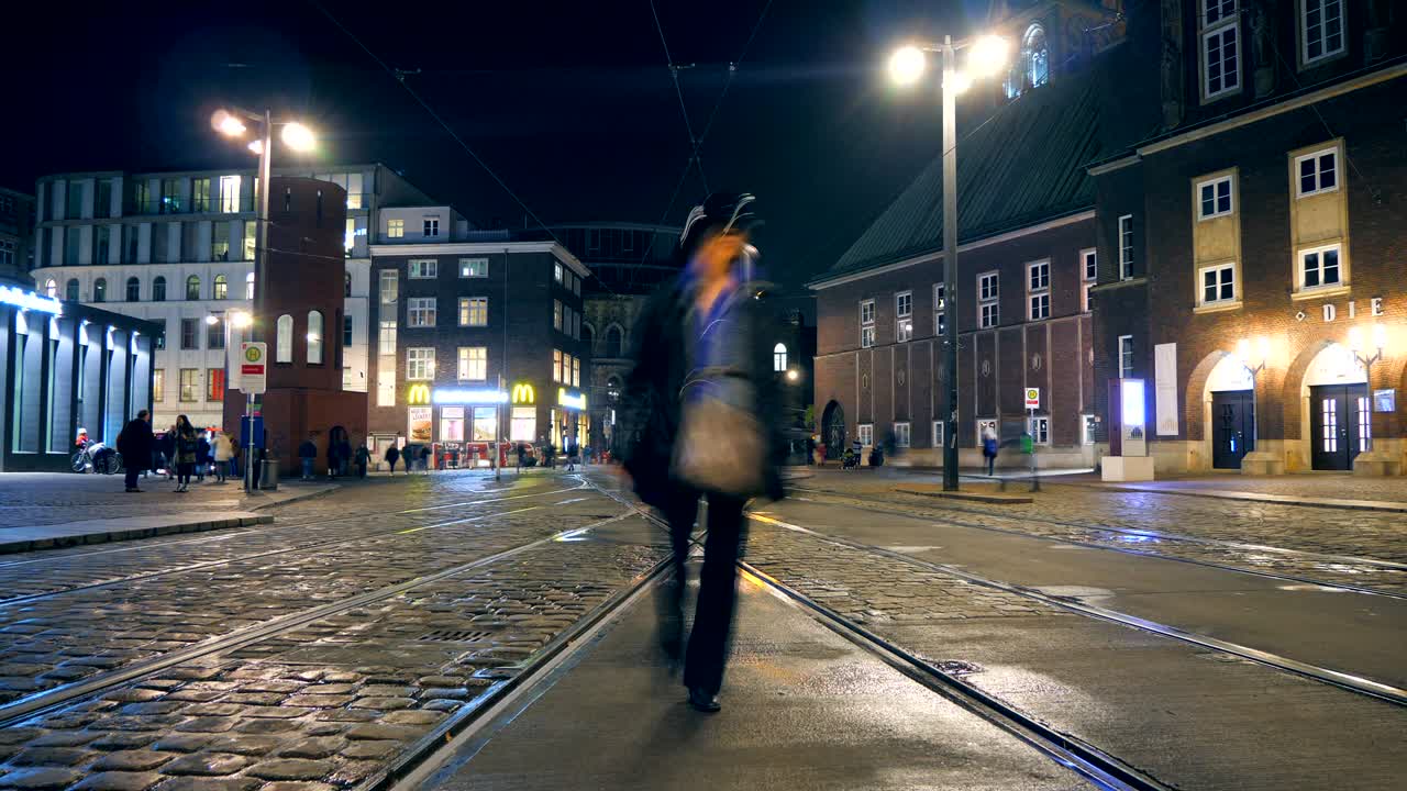 브레멘의 야간 생활, 버스, 트램의 루프 가능한 타임스