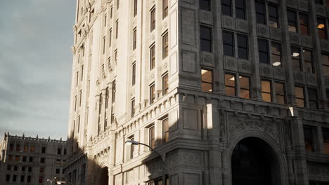 art deco stone buildings in the city of chicago