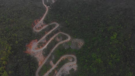 fotografía reveladora del paso de la montaña khau coc cha en vietnam, aérea
