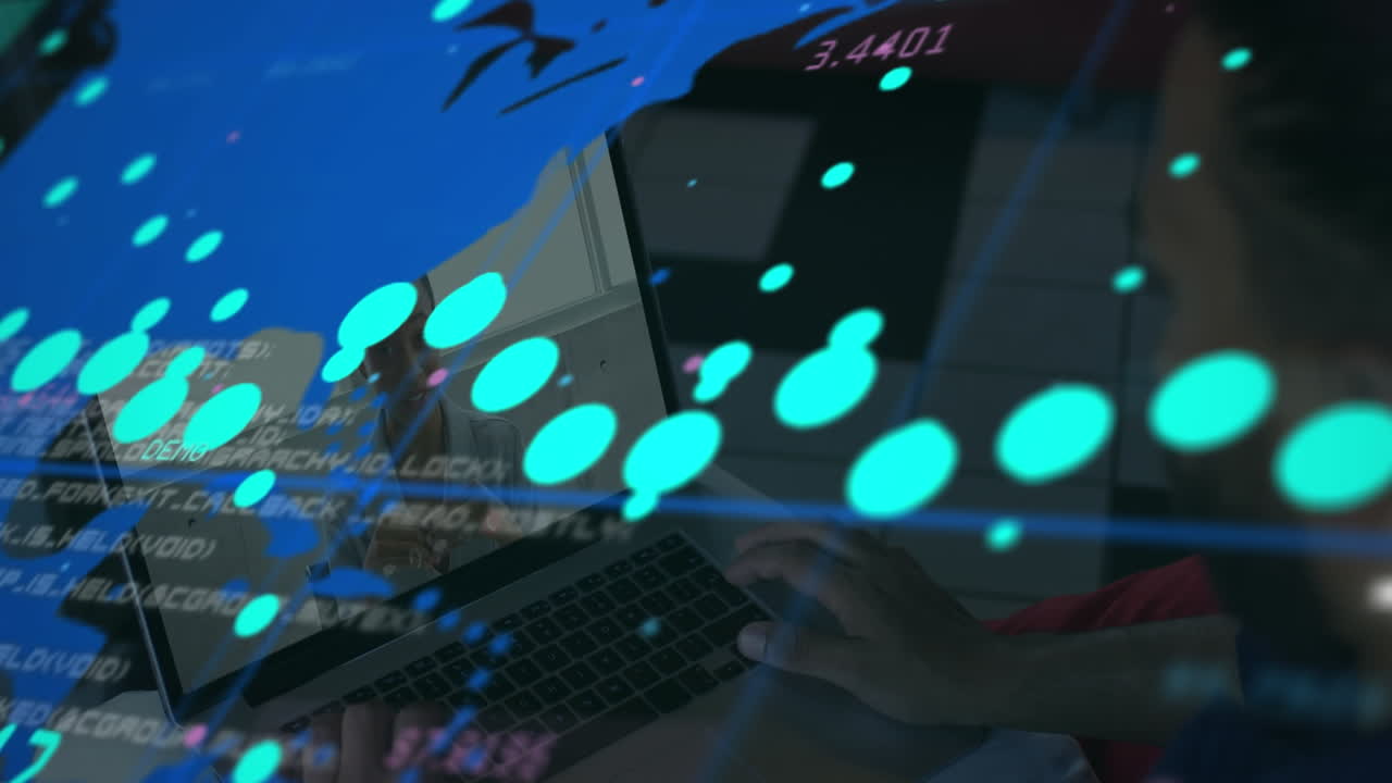 아프리카계 미국인 여성과 함께 노트북을 통해 그래프와 세계 지도의 애니메이션