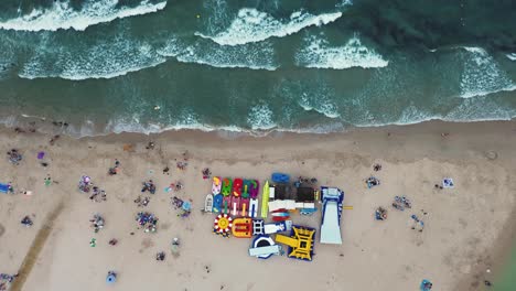 Paisaje-Urbano-Y-Costa-De-Mil-Palmeras-En-El-Sur-De-España-Vista-Por-Drones