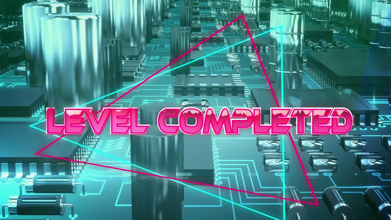 메인보드의 마이크로프로세서 연결의 클로즈업에 대한 네온 삼각형에 대한 수준 완료 텍스트