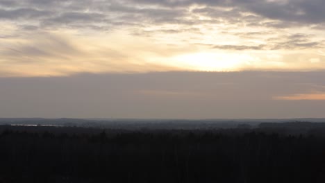 Timelapse-De-La-Puesta-De-Sol-En-Un-Frío-Día-De-Invierno-En-Doeberitzer-Heide-En-Brandeburgo-Alemania