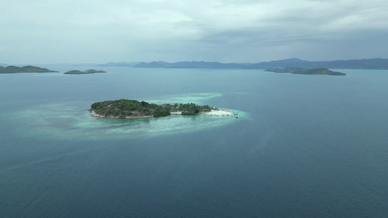vista aérea de la isla de pass en coron, filipinas