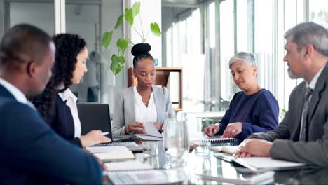 Geschäftsleute,-Meetings-Und-Mitarbeiter