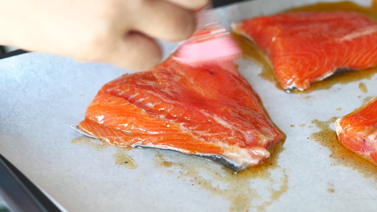 cómo preparar el salmón para hornear