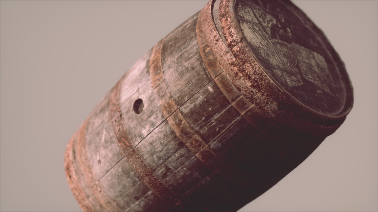viejo barril de madera oxidado clásico